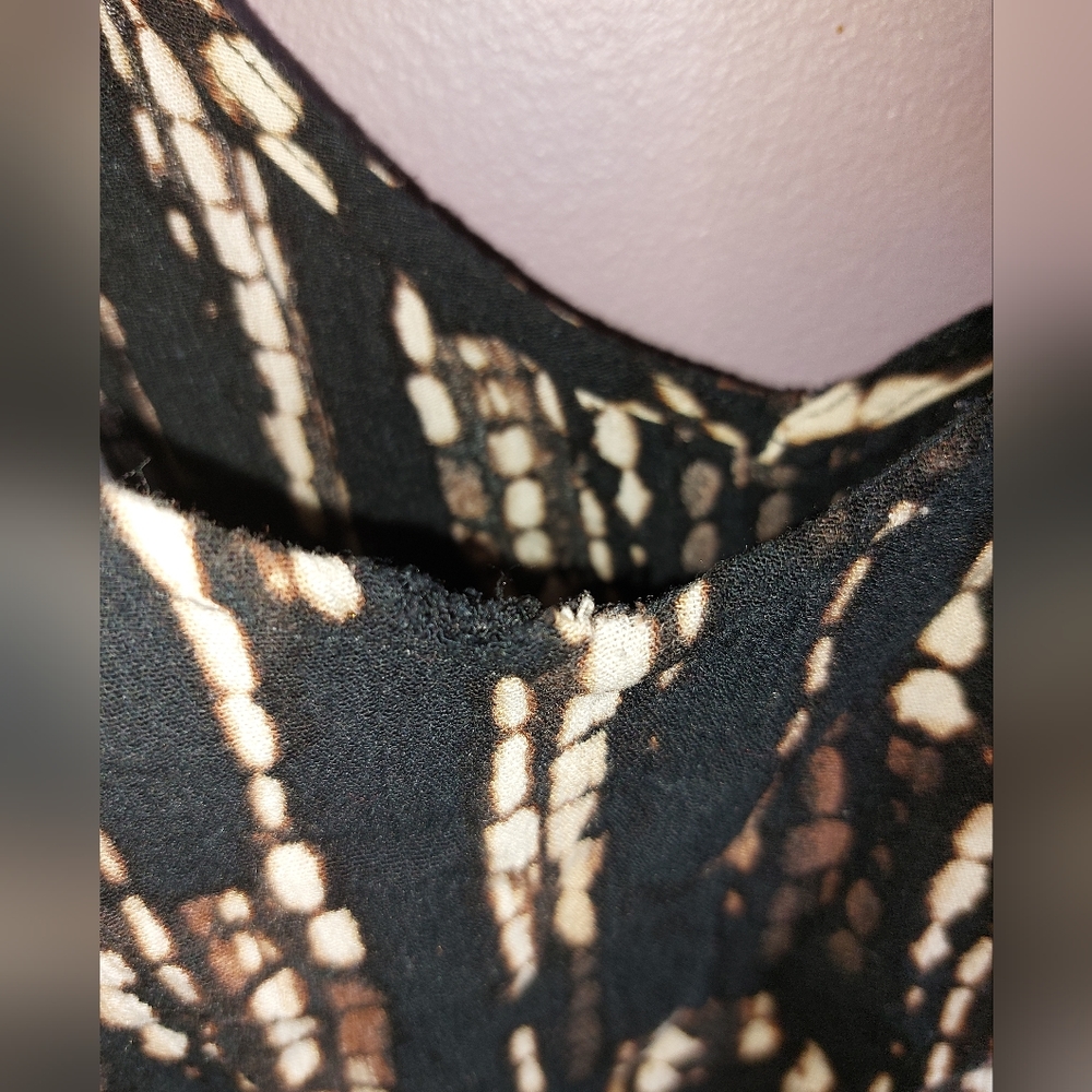 Torrid Size 0 Large Tank - Picture 4 of 4